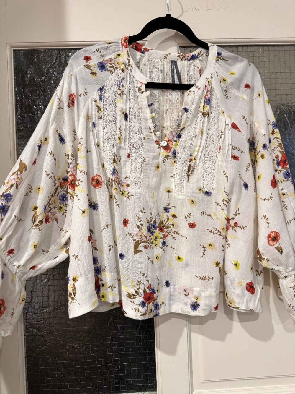 Beautiful ANTHROPOLOGIE blouse - Size M worn twice